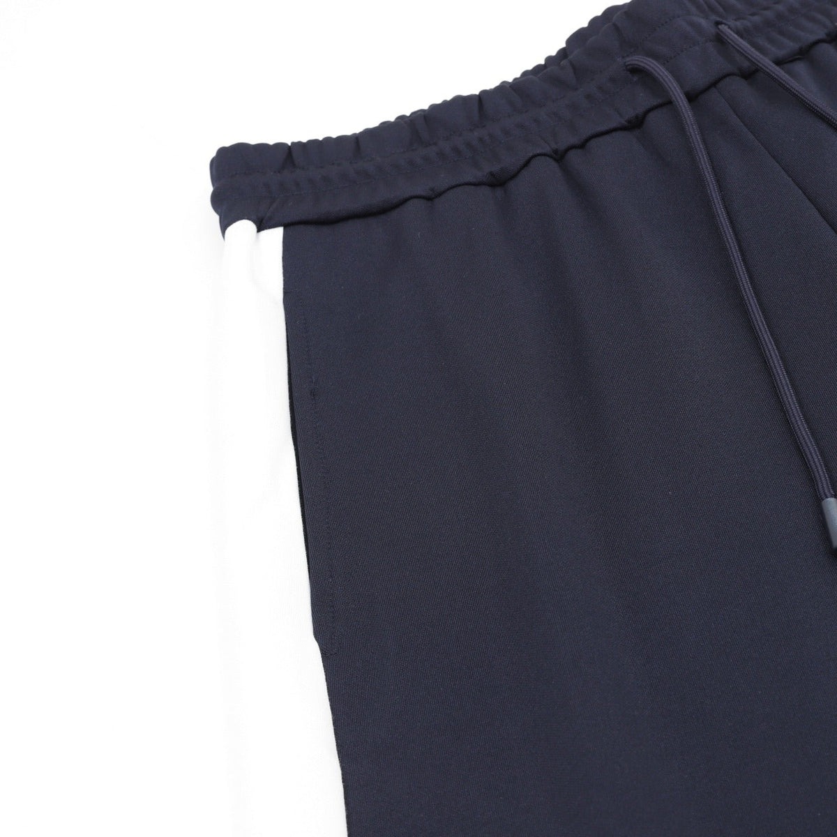 Gucci 26SS Blue and White Two-Tone Embroidered Logo Shorts