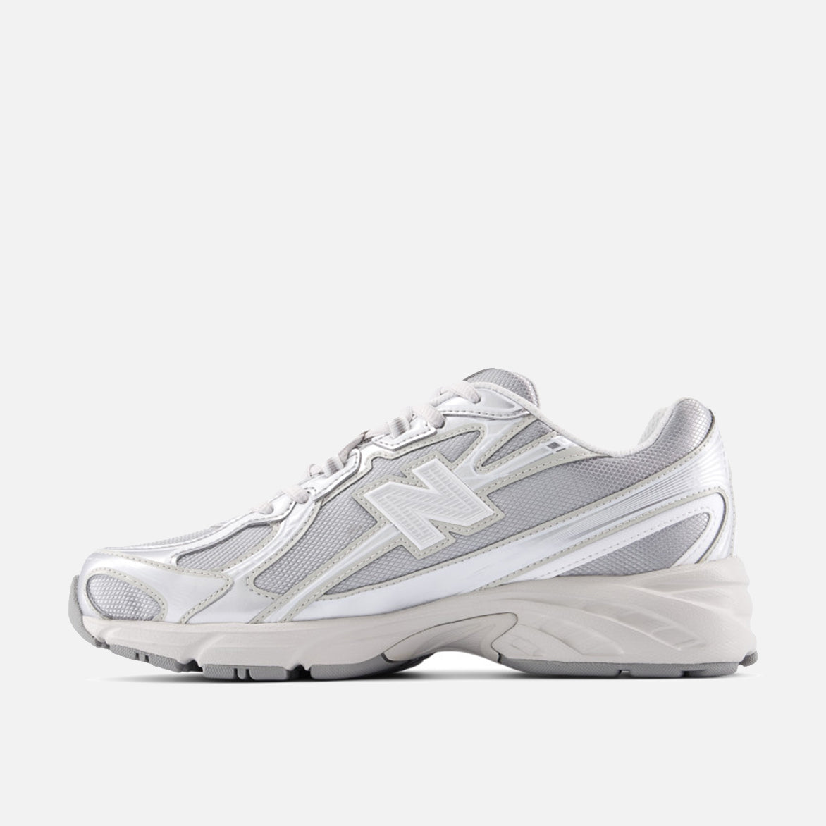 740 - METALLIC SILVER 877 C