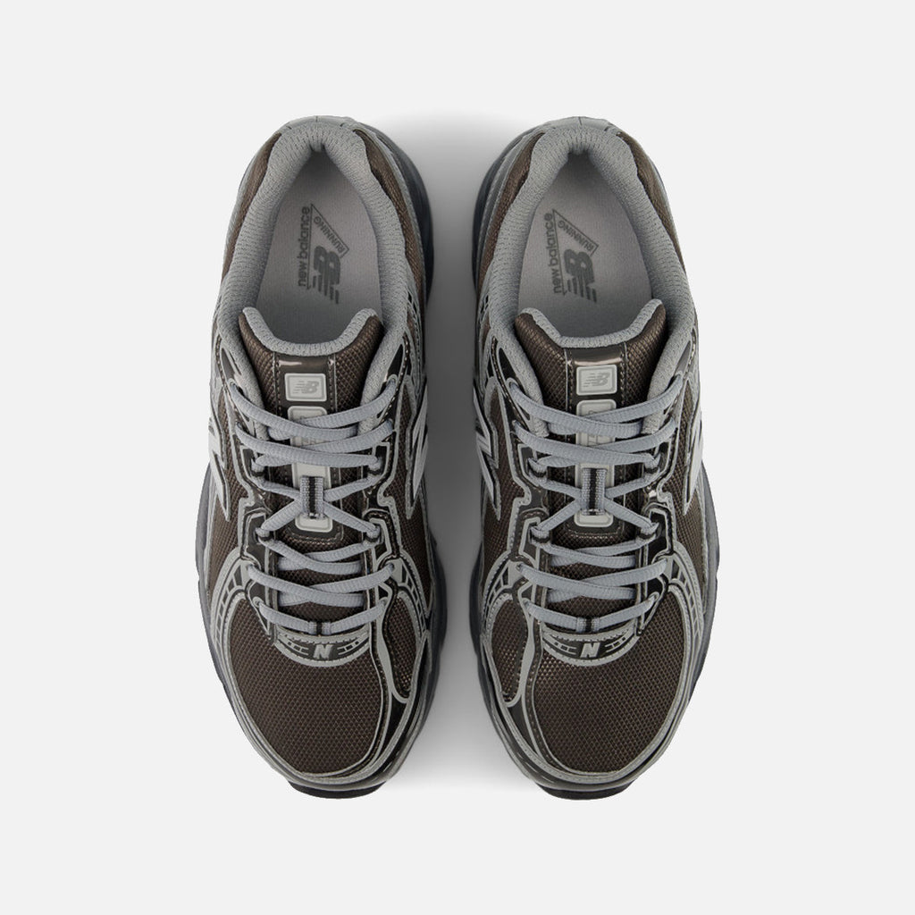 740 - BLACK METALLIC / CASTLEROCK