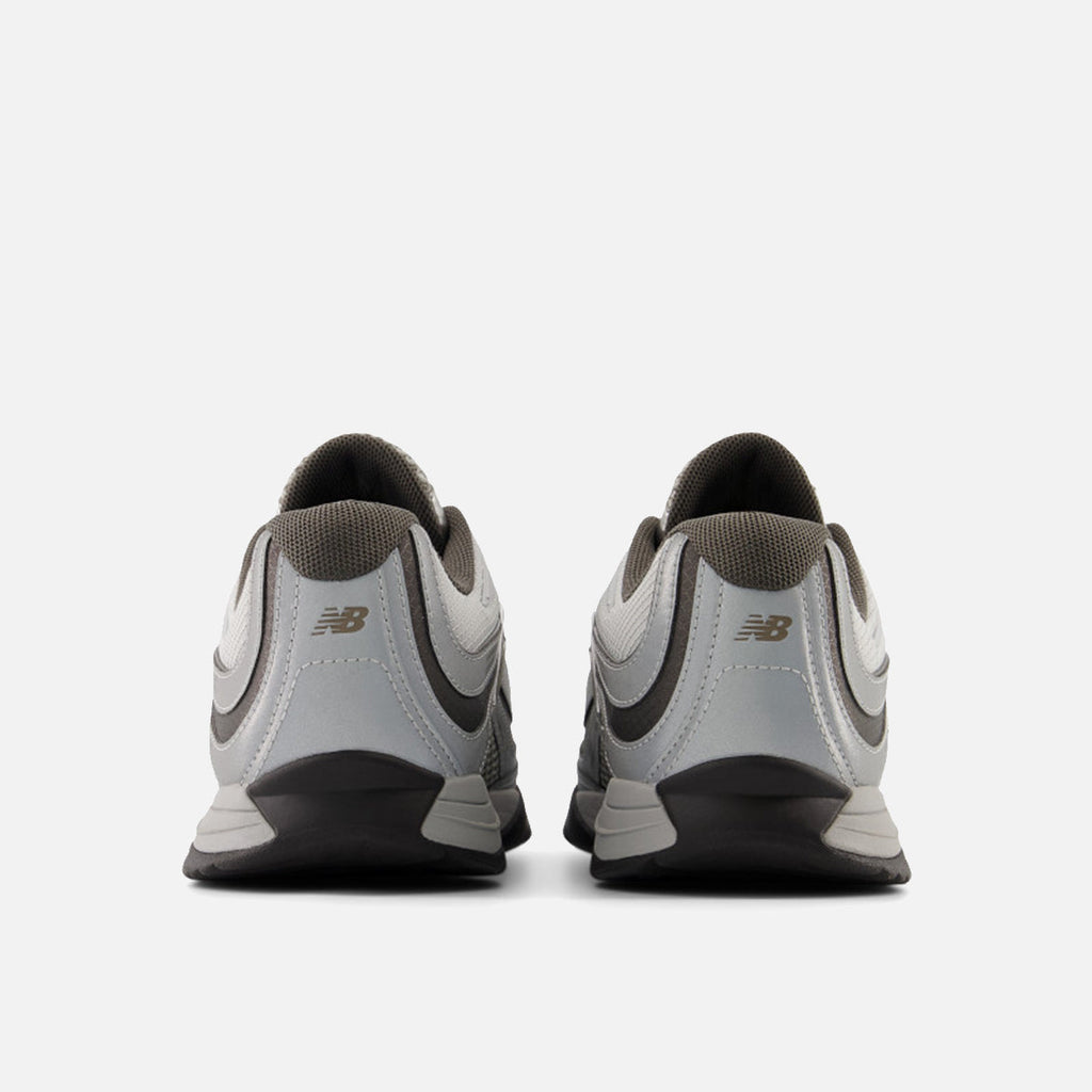 RC56 - BRIGHTON GREY / TORNADO
